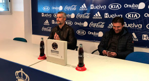 César Negredo -izquierda-, junto al director deportivo Manolo Toledano. / Foto: G. B.