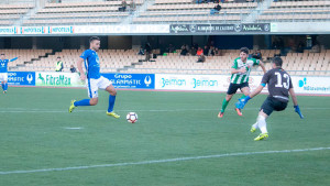 Tras la derrota lógica de la Olímpica en Chapín, necesita ganar este domingo al Viso. / Foto: @XerezDFC.