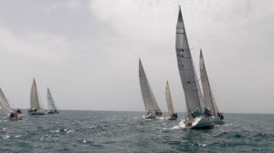 Un total de 14 barcos y 59 regatistas participaron en la primera entrega de la Liga de Invierno de Cruceros Bahía de Huelva.