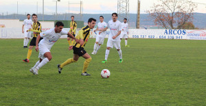 El San Roque se mostró entero en todo momento, pese a estar con un jugador menos el último cuarto de hora. / Foto: Arcos CF.