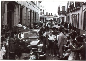 Los taxis delante del Hotel “Victoria”.