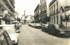 La calle Mendez Nuñez desierta, como el resto de la ciudad, en el tiempo que duró la concentración.