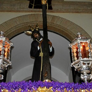 Nuestro Padre Jesús del Calvario en su salida procesional del Lunes Santo.