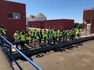 Ciudadanos visitan las instalaciones de depuración de Aguas de Huelva.