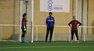 Israel Domínguez Pichardo, durante un entrenamiento del equipo onubense.