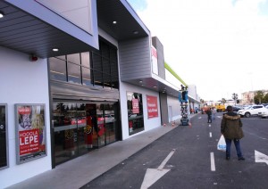 El centro comercial se encuentra a la entrada de Lepe.