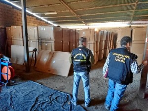 La Guardia Civil en el marco la segunda fase de la Operación 'PACOTE' detuvo a 124 personas por un delito continuado de contrabando de labores de tabaco.