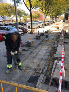 Obras de mantenimiento en la Plaza Los Marines.