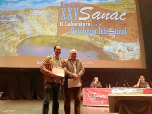 Entrega del premio SANAC a un estudio de investicación en cáncer de mama del hospital Juan Ramón Jiménez.