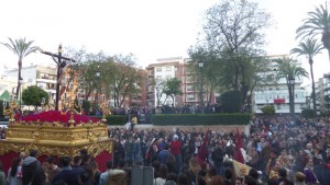 La plaza de la Merced al paso del misterio de Los Judíos.