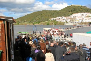 El puente atrajo a miles de personas el pasado año.