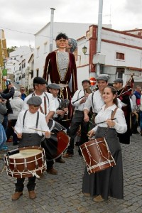 Habrá más de 300 figurantes en la calle. 