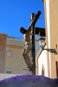 Santísimo Cristo de la Sangre a la salida de su templo.