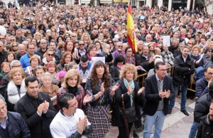 Cientos de personas han apoyado la concentración.