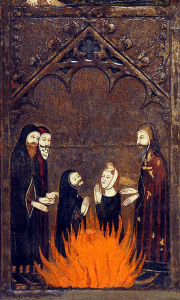 Matrimonio de judíos ardiendo en la hoguera ante la presencia de otros judíos. Fragmento del retablo del Corpus Christi de Balvona de les Monges (Tarragona),  MNAC-Barcelona. Su autor es conocido como el Maestro de Balvona de les Monges, tal vez Guillermo Seguer. La capilla fue creada durante la primera mitad del siglo XIV. La escena corresponde, por tanto, a la Inquisición medieval. / Foto: José Luis Gozálvez. 