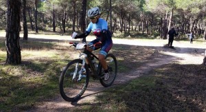 El Circuito Provincial Diputación de Huelva de Media Maratón, tras su arranque en Aljaraque, llega ahora a Cortelazor. / Foto: Federación Andaluza de Ciclismo.