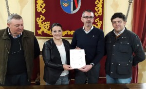 Almonte se une al manifiesto en defensa del viñedo tradicional en Doñana.