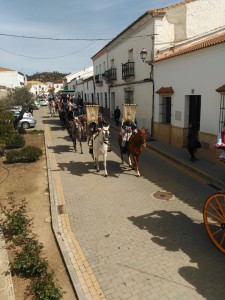 Una imagen del paseo por el pueblo. / Foto: Antonio Pereira.