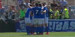 Los jugadores del Recre celebran el gol de Gorka Santamaría. / Foto: Captura TV Teleonuba.