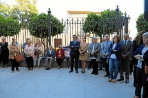 Asistentes a la ofrenda.