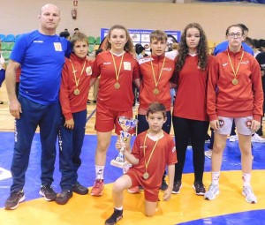 Representantes del Club de Lucha El Campeón de Cartaya en el Torneo de Madrid. / Foto: @luchaelcampeon.