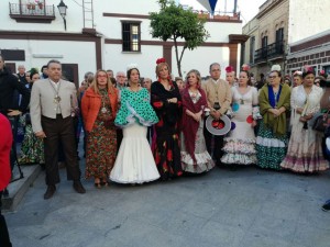 La Alcaldesa en la Misa de Romeros junto a las Hermanas Mayores y miembros de la Hermandad y el Consejo de Hermandades (1)