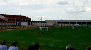 La Olímpica celebra uno de los goles de Samu en su partido ante el Chiclana Industrial. / Foto: @Jmecobos.