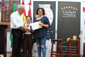 Momento de la entrega del premio.