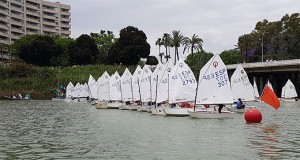 Unos 80 participantes se dieron cita en la prueba disputada en el Club Náutico de Sevilla.