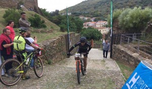 Los participantes desafiaron un duro trazado. / Foto: www.andaluciaciclismo.com.