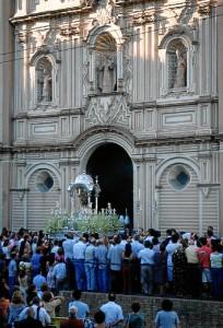 Las Fiestas de la Cinta se celebran en honor de la patrona de Huelva.