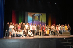 Foto de familia de los Premios 'Cada de la Juventud' de Punta, donde ha sido reconocida la labor de Abraham Iglesias.