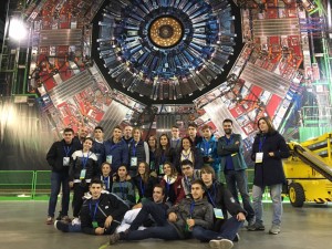 Con los alumnos ganadores del concurso de la Fundación Telefónica en el CERN.