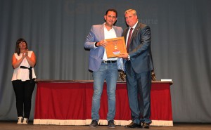 Eduardo Estévez Delgado, campeón del mundo de ornitología, recibió el reconocimiento al Mejor Deportista del Año.