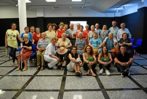 Foto de familia de la clausura del taller.