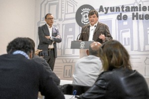 Ignacio Cabarallo y Gabriel Cruz, en rueda de prensa. 