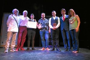 Foto de familia de la entrega de premios. 