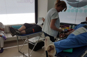 Donación de sangre en el centro. 