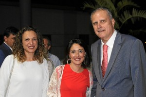 La Clínica de Gil Piña celebra su 30º Aniversario. De izquierda a derecha: María José Pulido, Cristina Pérez y Rafael Gil Piña.