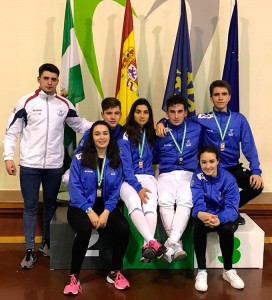 Representantes del Club Esgrima Huelva en la cita exigente en Granada.