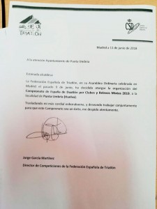 Comunicación de la  Federación Española de Triatlón a la alcaldesa de Punta Umbría. 