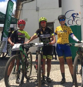 Podio femenino de la prueba ciclista celebrada en Santa Ana la Real.