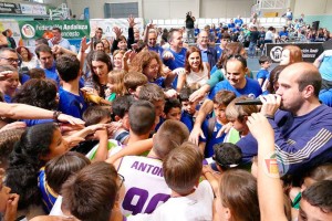 Los familiares de los participantes también se involucraron en la gran fiesta del baloncesto base en Mazagón.