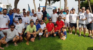 Foto de familia de los participantes en la prueba náutica celebrada en Punta Umbría.