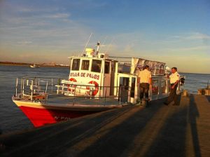 El barco 'Villa de Palos' tiene capacidad para un aforo de 70 personas.