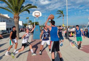 Tras el arranque en El Rompido, el Circuito 3x3 de baloncesto llega este viernes a Punta Umbría.