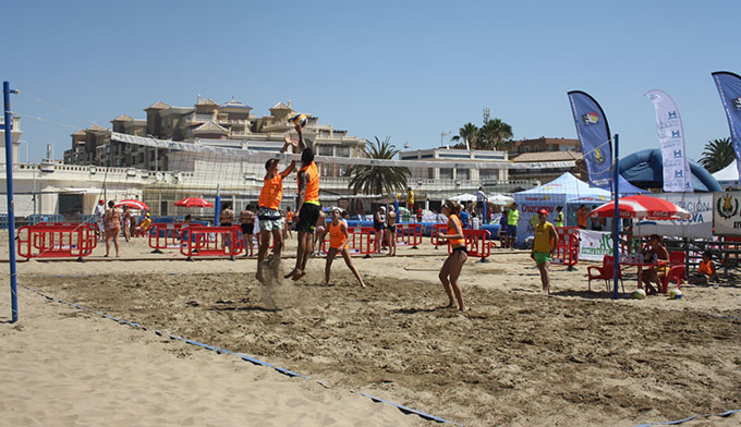 El Circuito de vóley playa se pone en marcha este sábado en Islantilla.