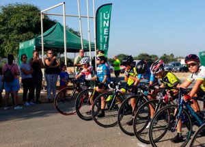 Buen domingo de ciclismo de base en Bollullos. / Foto: andaluciaciclismo.com.