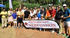 Los ganadores del torneo de golf celebrado en Isla Canela. / Foto: J. L. Rúa.