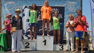 Podio de la prueba femenina de 1.500 metros.